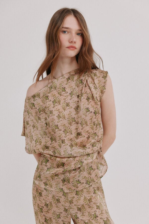 Hoss Intropia Candice. Blusa acetinada Castanho