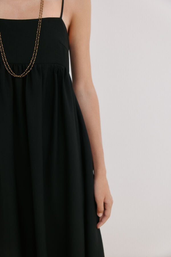 Hoss Intropia Asunci&oacute;n. Vestido com la&ccedil;ada Preto