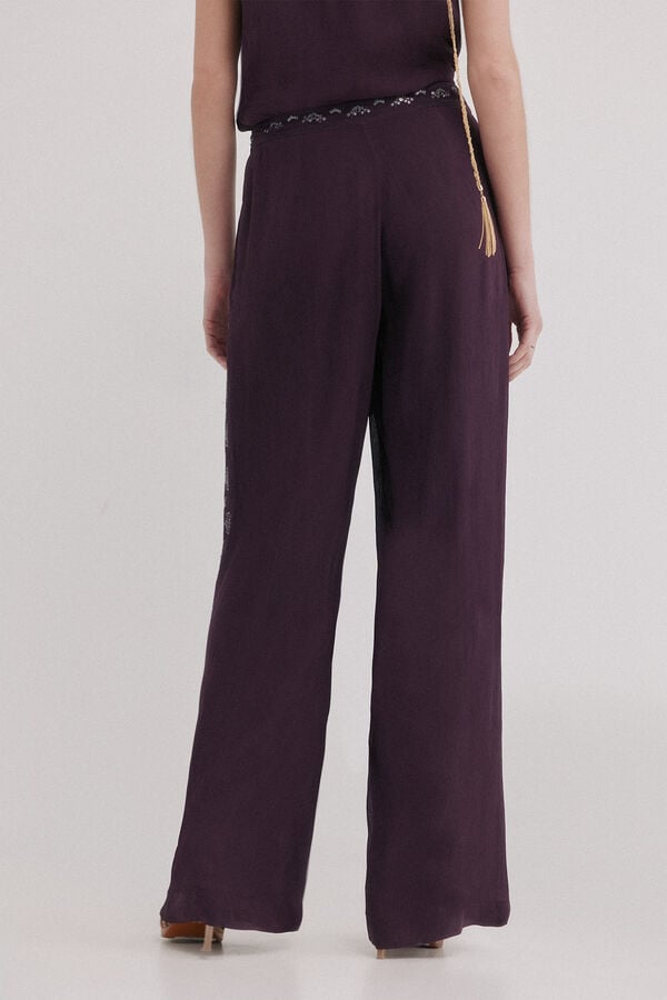 Hoss Intropia Prisca. Cal&ccedil;a bordada Roxo