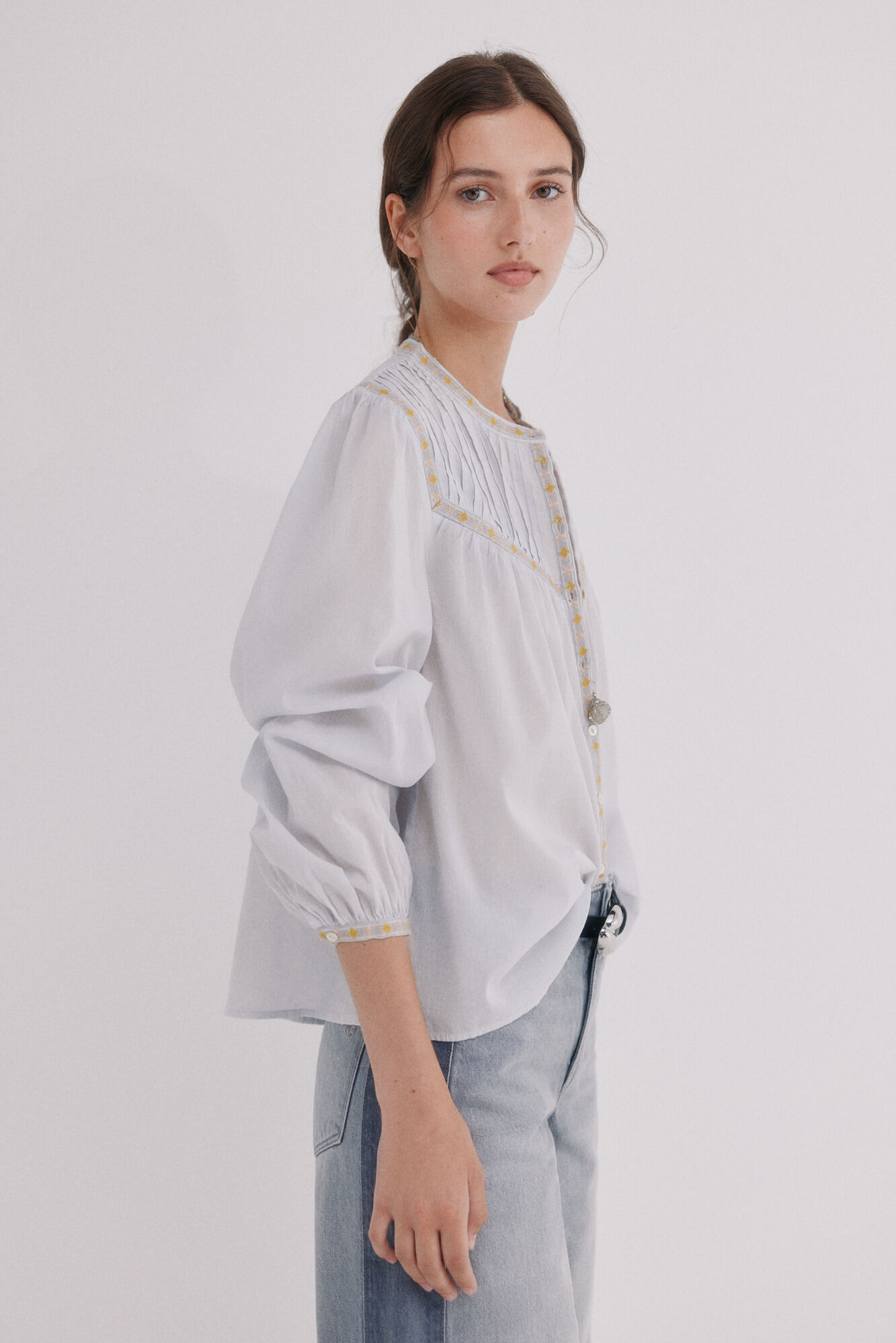 Hoss Intropia Catia. Blusa com pregas