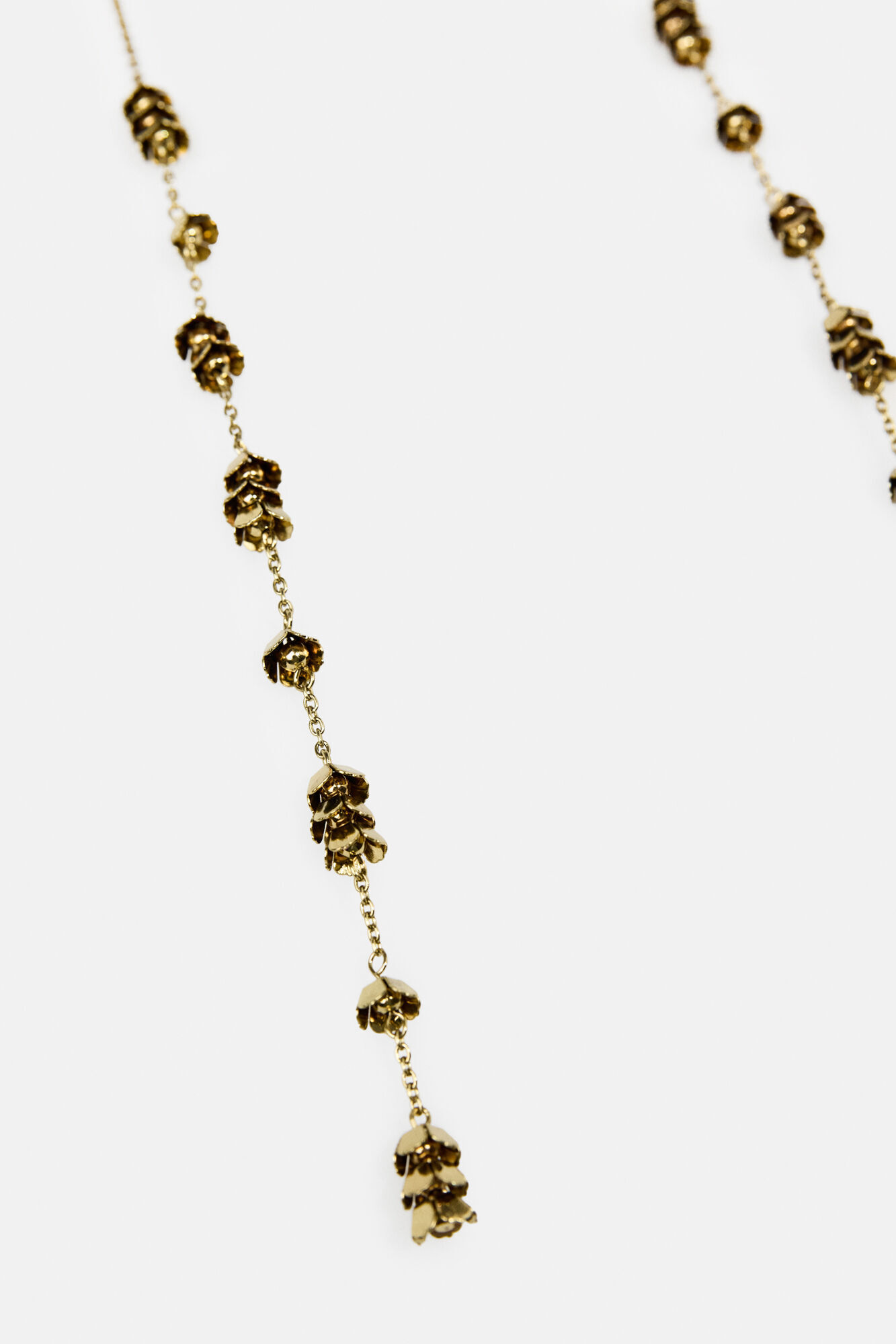 Hoss Intropia Luisa. Colar gravata banhado a ouro