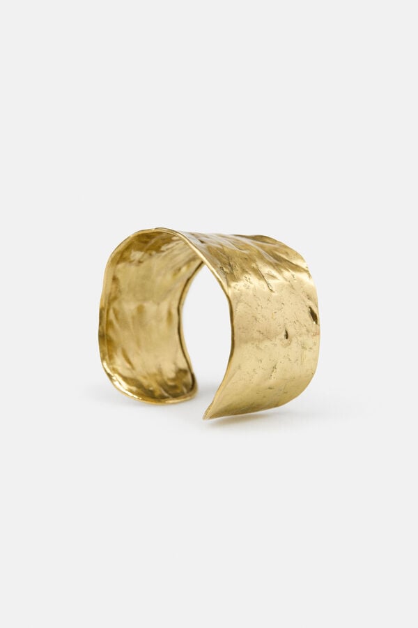 Hoss Intropia Lourdes. Brazalete ancho ba&ntilde;ado en oro Dorado