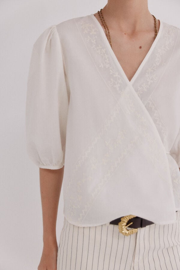 Hoss Intropia Cintia. Blusa cruzada Ecru