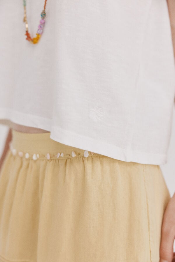 Hoss Intropia Monike. T-shirt de manga curta com decote em bico Beige
