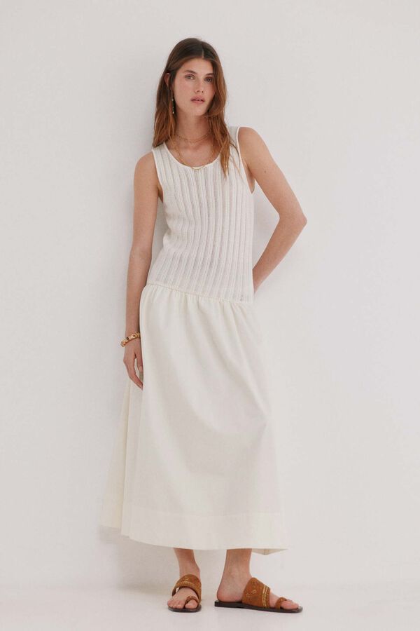 Hoss Intropia Alba. Vestido de malha combinado  Beige