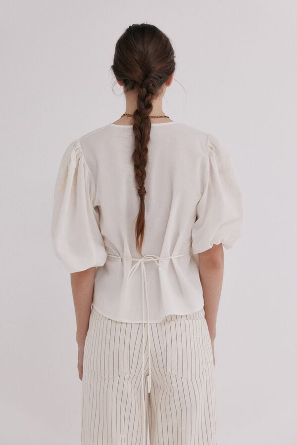 Hoss Intropia Cintia. Blusa cruzada Ecru