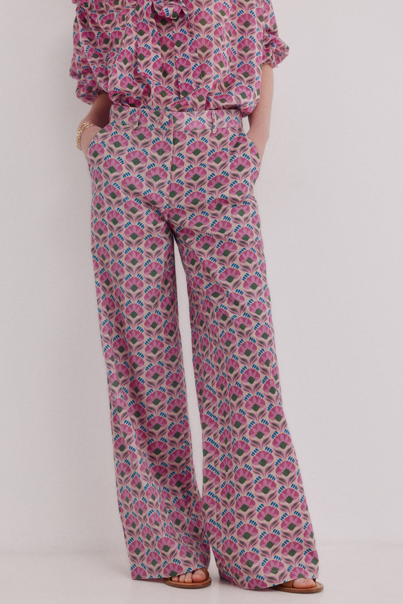 Hoss Intropia Persia. Pantal&oacute;n floral
