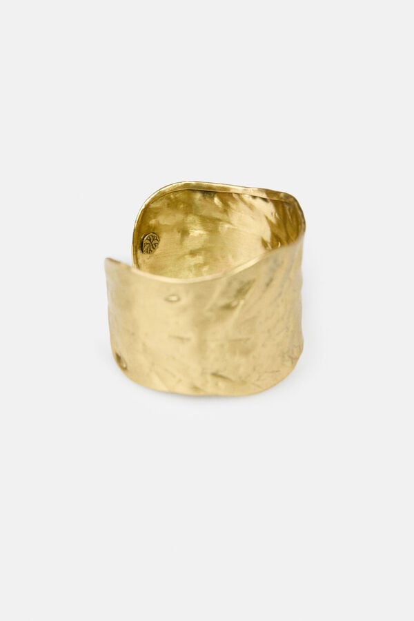 Hoss Intropia Lourdes. Brazalete ancho ba&ntilde;ado en oro Dorado