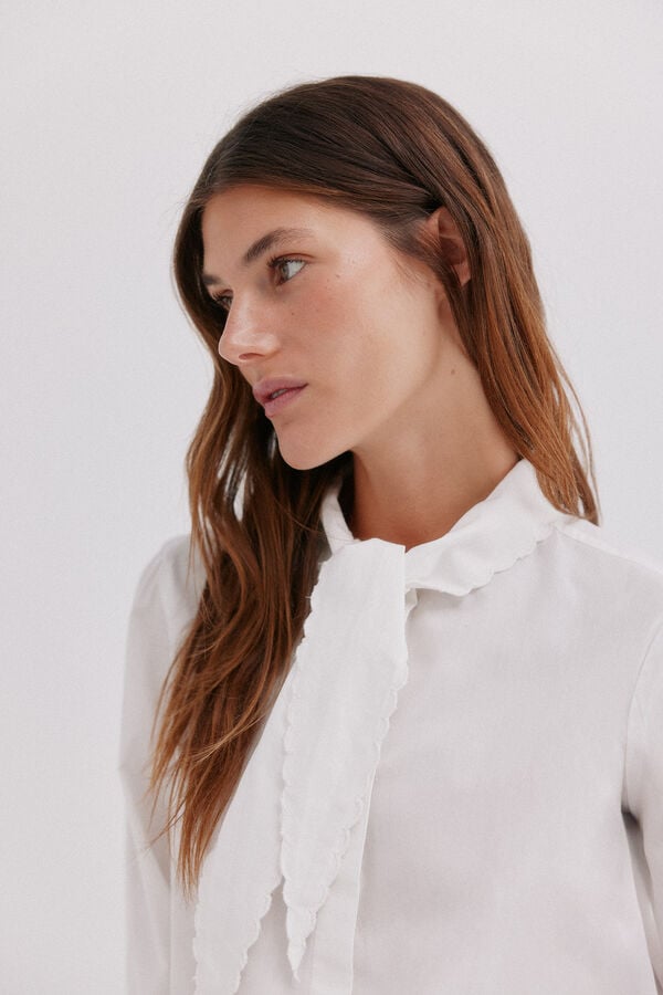 Hoss Intropia Caia. Blusa com la&ccedil;ada Branco